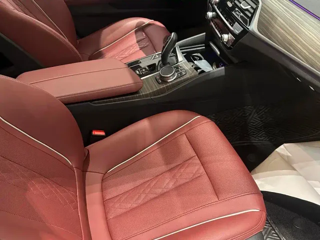 BMW 5 Series — Фото автомобиля 3