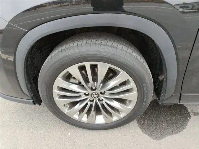 Toyota Highlander — Фото автомобиля 24