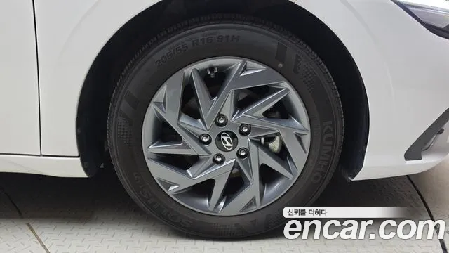 Hyundai Avante CN7 — Фото автомобиля 6