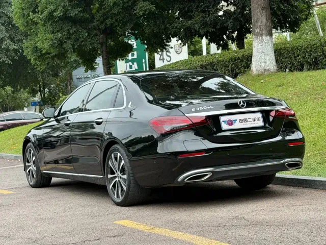 Mercedes-Benz E-Class — Фото автомобиля 4