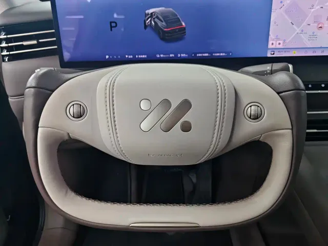 IM Motors LS6 — Фото автомобиля 8