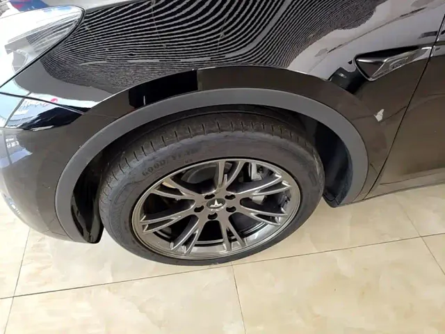 Tesla Model Y — Фото автомобиля 22