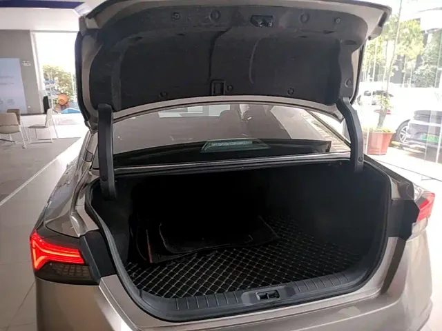 Nissan Teana — Фото автомобиля 18