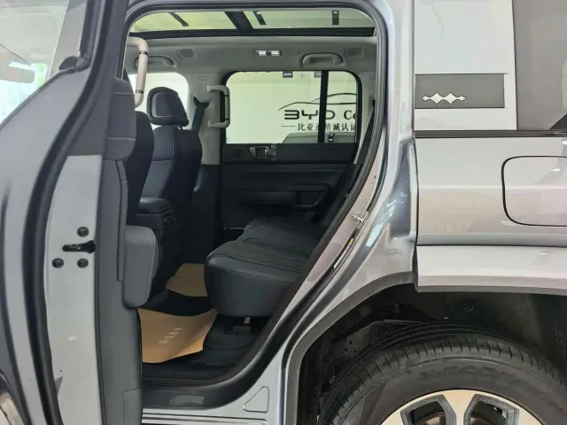 BYD FangChengBao Leopard 5 — Фото автомобиля 8