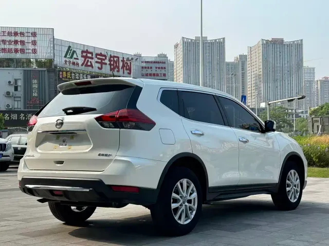 Nissan X-Trail — Фото автомобиля 5