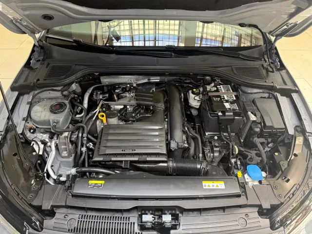 Volkswagen Golf — Фото автомобиля 19