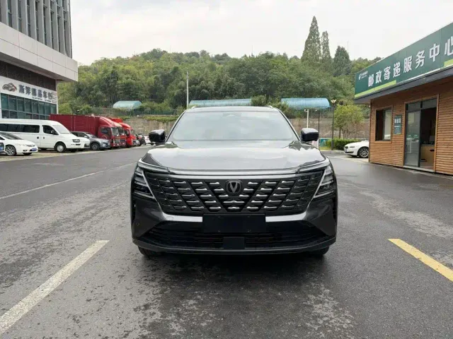 Фотография автомобиля — Changan CS75 Plus