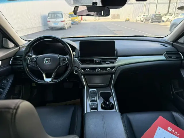 Honda Accord — Фото автомобиля 6