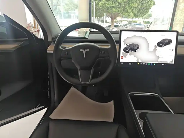 Tesla Model Y 2022 Facelift Rear-Wheel Drive Version — Фото автомобиля 10
