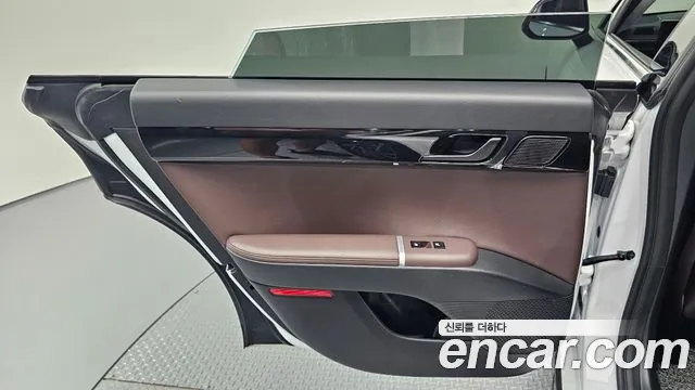 Hyundai Grandeur GN7 — Фото автомобиля 14