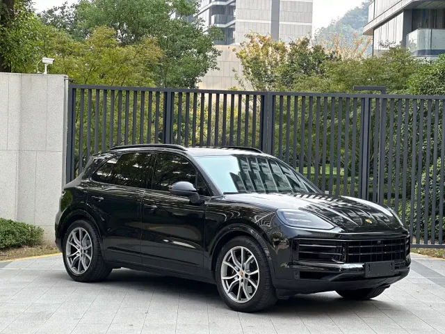 Porsche Cayenne — Фото автомобиля 3