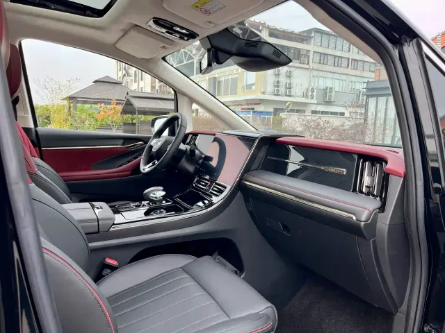 GAC Trumpchi E9 — Фото автомобиля 24