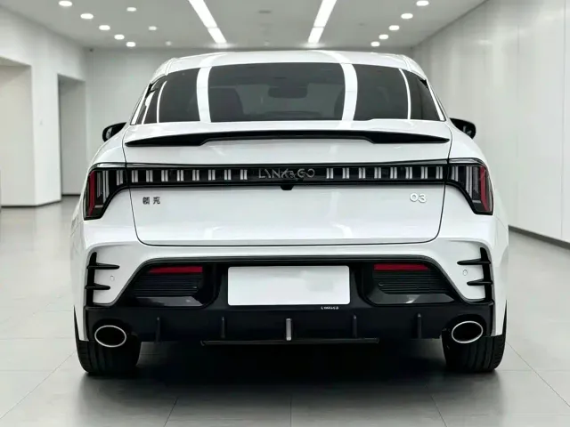 Lynk & Co 03 — Фото автомобиля 16