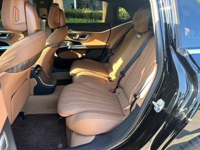 Mercedes-Benz E-Class — Фото автомобиля 8