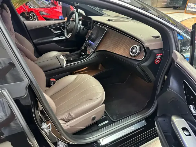 Mercedes-Benz Mercedes-Benz EQE 2025 500 4MATIC Pioneer — Фото автомобиля 6