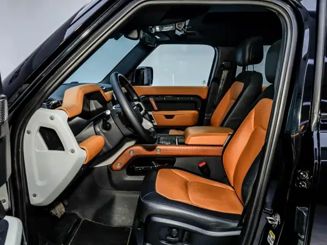 Land Rover Defender — Фото автомобиля 8