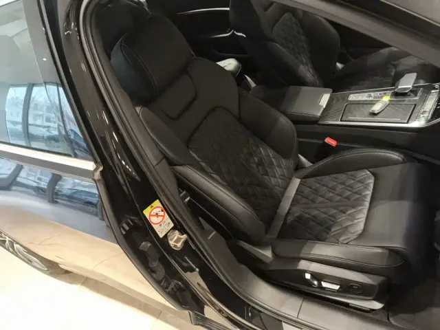 Audi A6L — Фото автомобиля 19