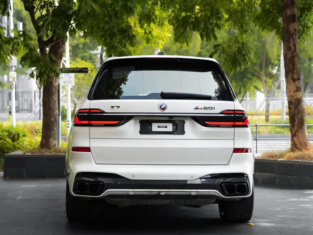 BMW X7 — Фото автомобиля 6