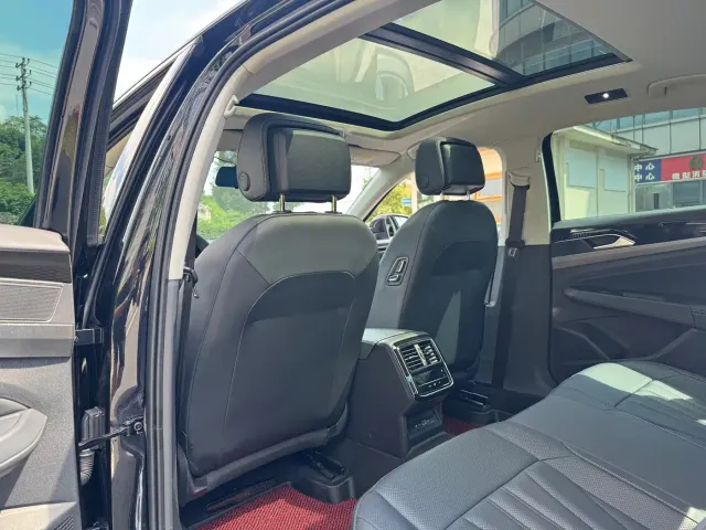 Volkswagen Passat — Фото автомобиля 12