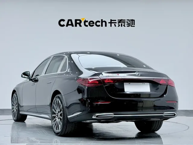 Mercedes-Benz E-Class — Фото автомобиля 5