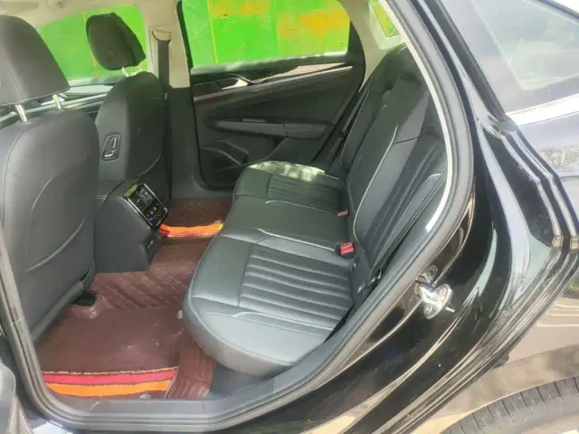 Volkswagen Passat — Фото автомобиля 16