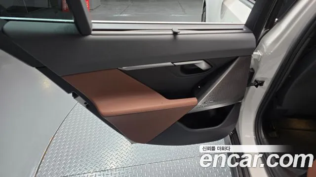 BMW 5 Series G60 — Фото автомобиля 14