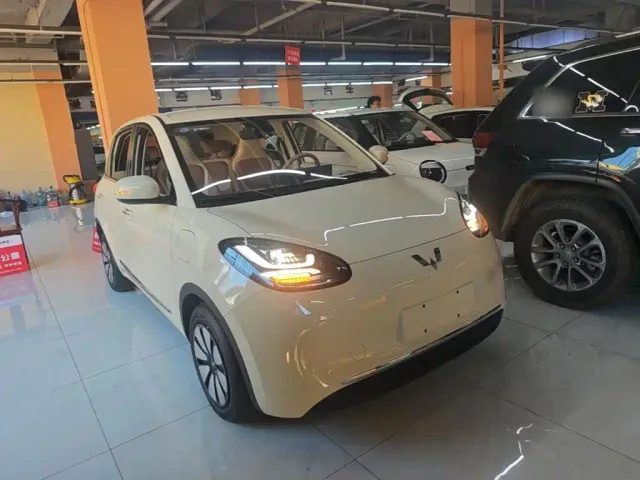 Wuling Bingo — Фото автомобиля 3