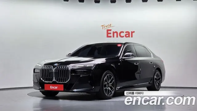 Фотография автомобиля — BMW 7 Series G70