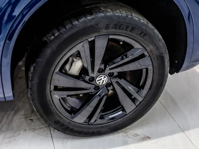 Volkswagen Touareg — Фото автомобиля 11