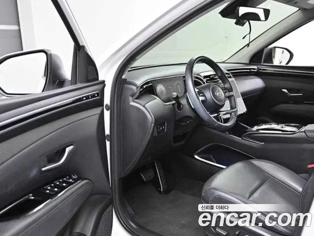 Hyundai Tucson Tucson (NX4) Дизель 2.0 2WD — Фото автомобиля 11
