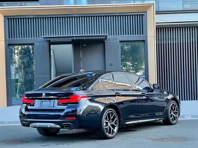 BMW 5 Series — Фото автомобиля 7