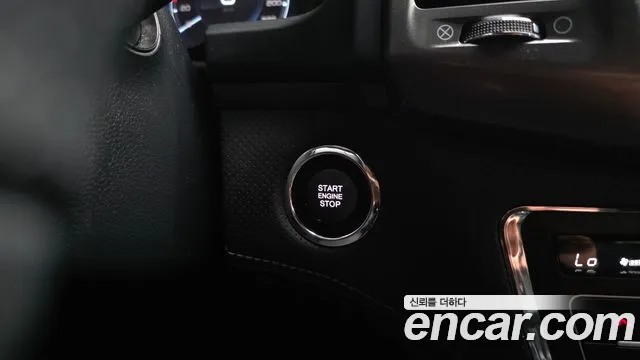 KG_Mobility_Ssangyong Rexton Новый Rexton Sport Khan Дизель 2.2 4WD — Фото автомобиля 21