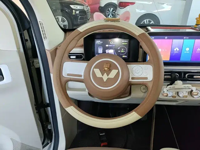 Wuling Hongguang Mini EV — Фото автомобиля 10