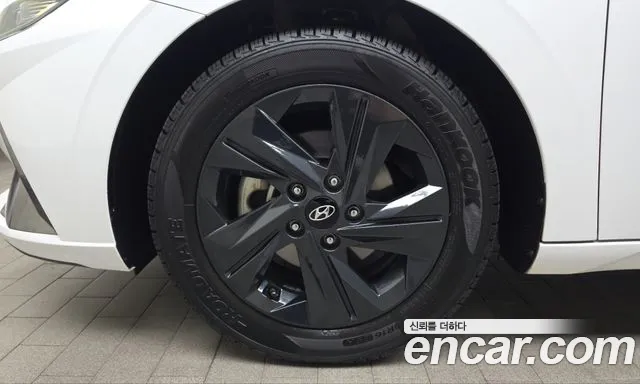 Hyundai Avante CN7 — Фото автомобиля 5