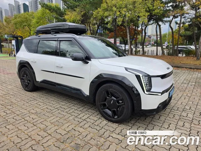 Kia EV9 — Фото автомобиля 4