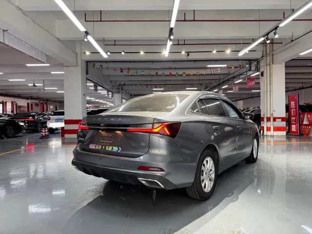 Roewe i5 — Фото автомобиля 5