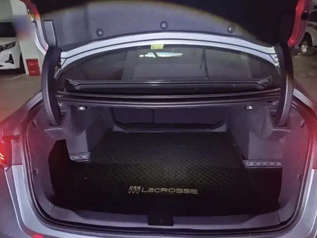 Buick LaCrosse — Фото автомобиля 12