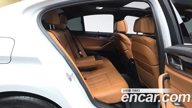 BMW 5 Series G30 — Фото автомобиля 16