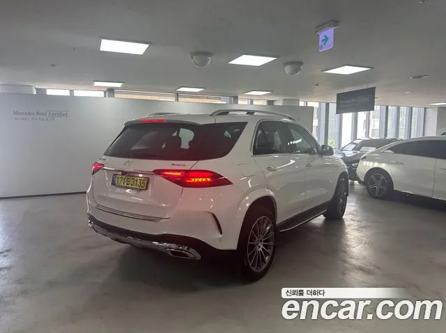 Mercedes-Benz GLE-Class — Фото автомобиля 2