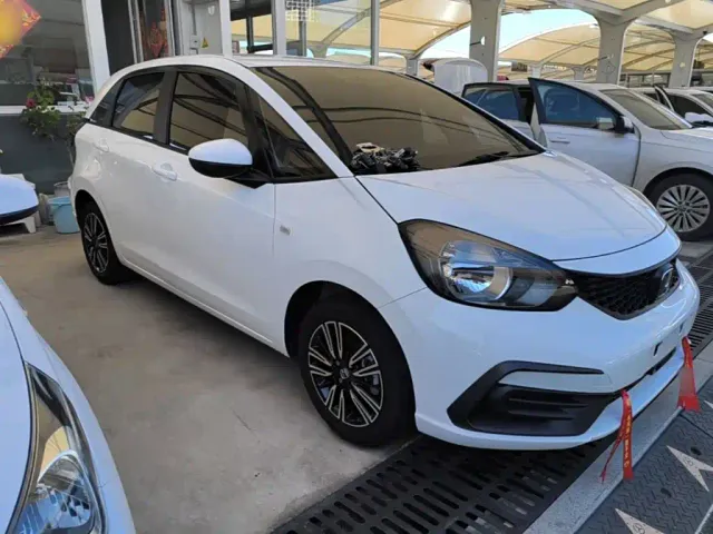 Honda Fit — Фото автомобиля 3