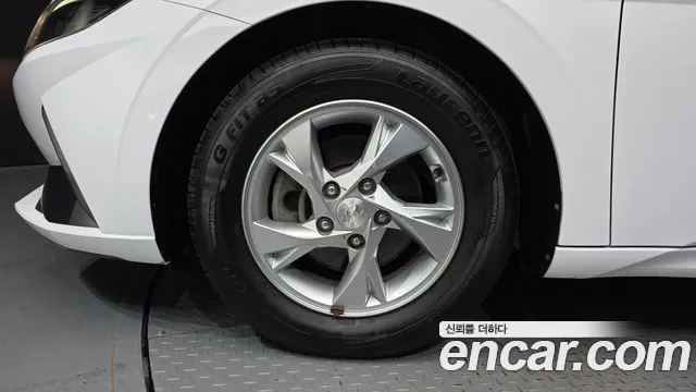 Hyundai Avante — Фото автомобиля 5