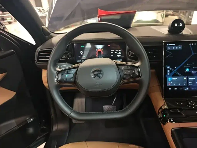 Nio ES8 — Фото автомобиля 10