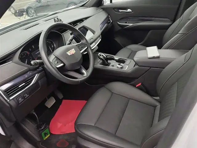 Cadillac XT4 — Фото автомобиля 14