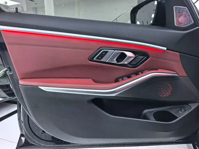 BMW 3 Series — Фото автомобиля 4