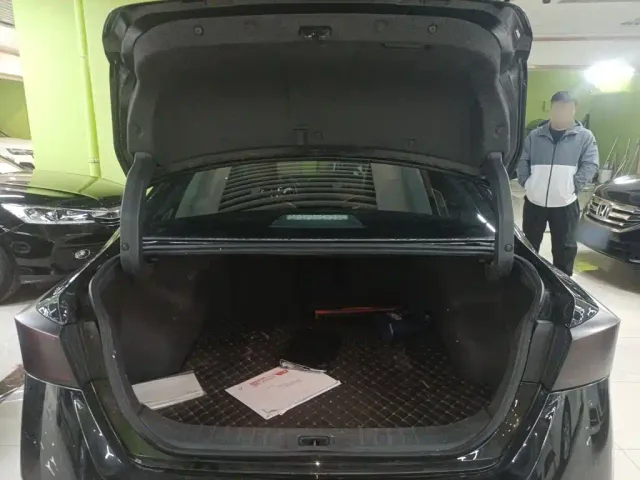 Nissan Teana — Фото автомобиля 14