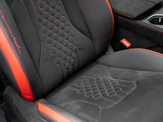 Lamborghini Urus — Фото автомобиля 18