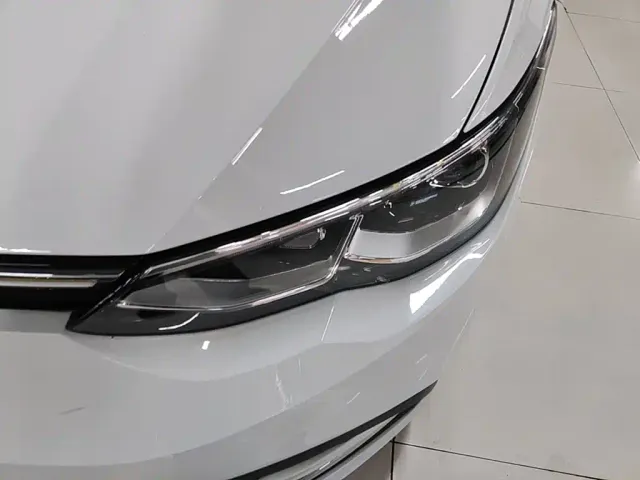 Volkswagen Golf — Фото автомобиля 23