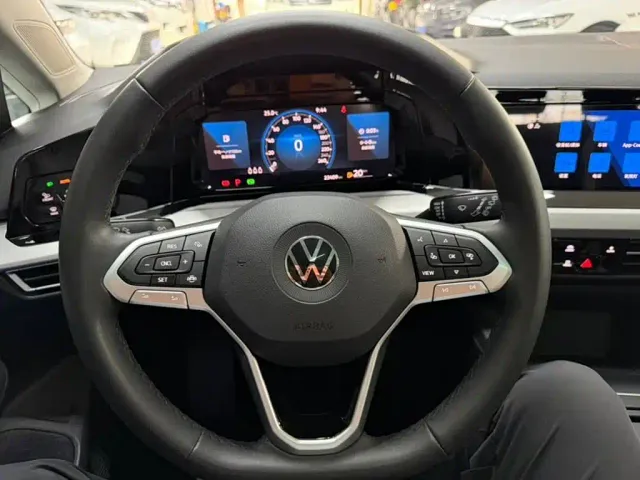 Volkswagen Golf 2023 Facelift 280TSI DSG Pro — Фото автомобиля 12