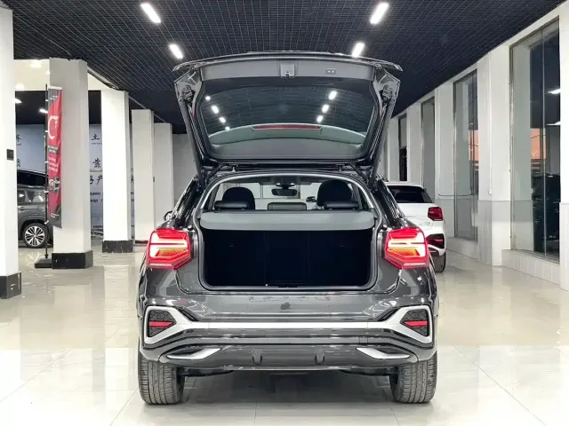 Audi Q2L — Фото автомобиля 5