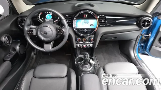 Mini Cooper Cooper Classic Plus Launch Pack — Фото автомобиля 3